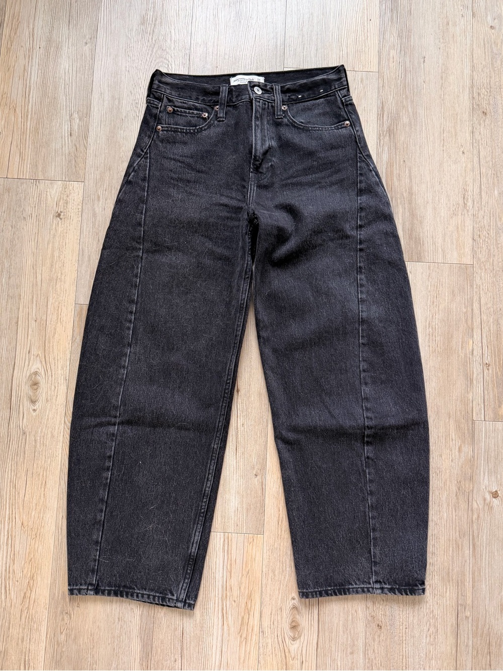 Abercrombie & Fitch Black Mid-Rise Barrel Jeans